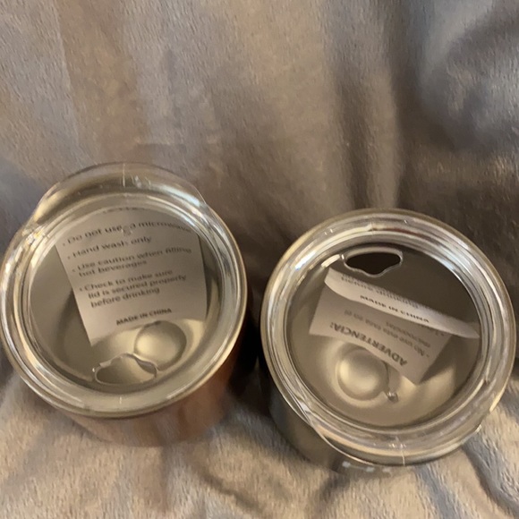 NWT Set of 2 Wine Tumblers with Lids Wifey & Hubby - Picture 4 of 9